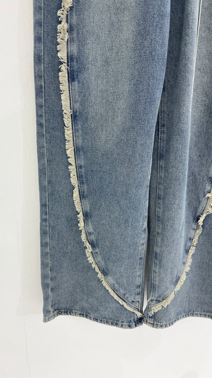 Chain belt damaged denim