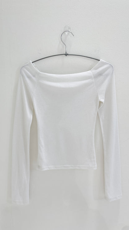 Off-shoulder L/S tee (white)