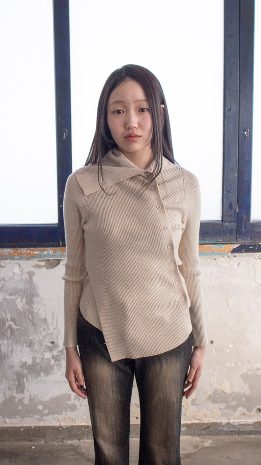 Twisted button knit (beige)