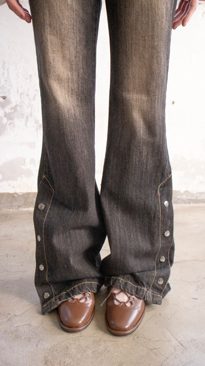 Modish snap bootcut jeans