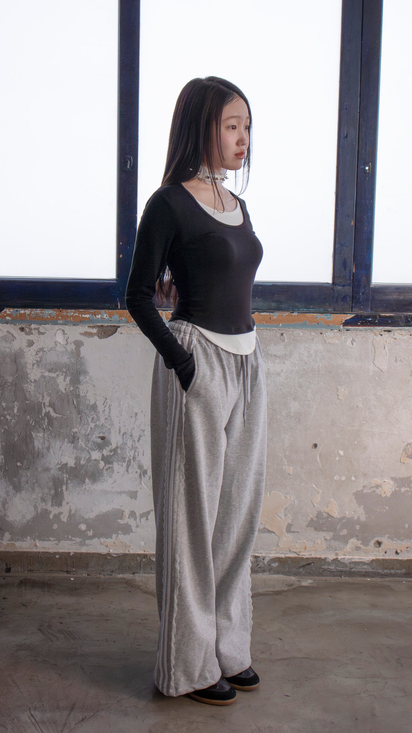 Lace tape track pants (gray)