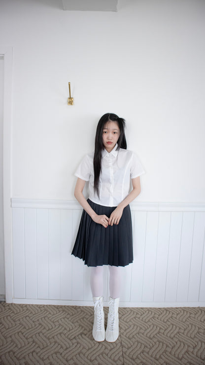 Student pleated skirt (charcoal)