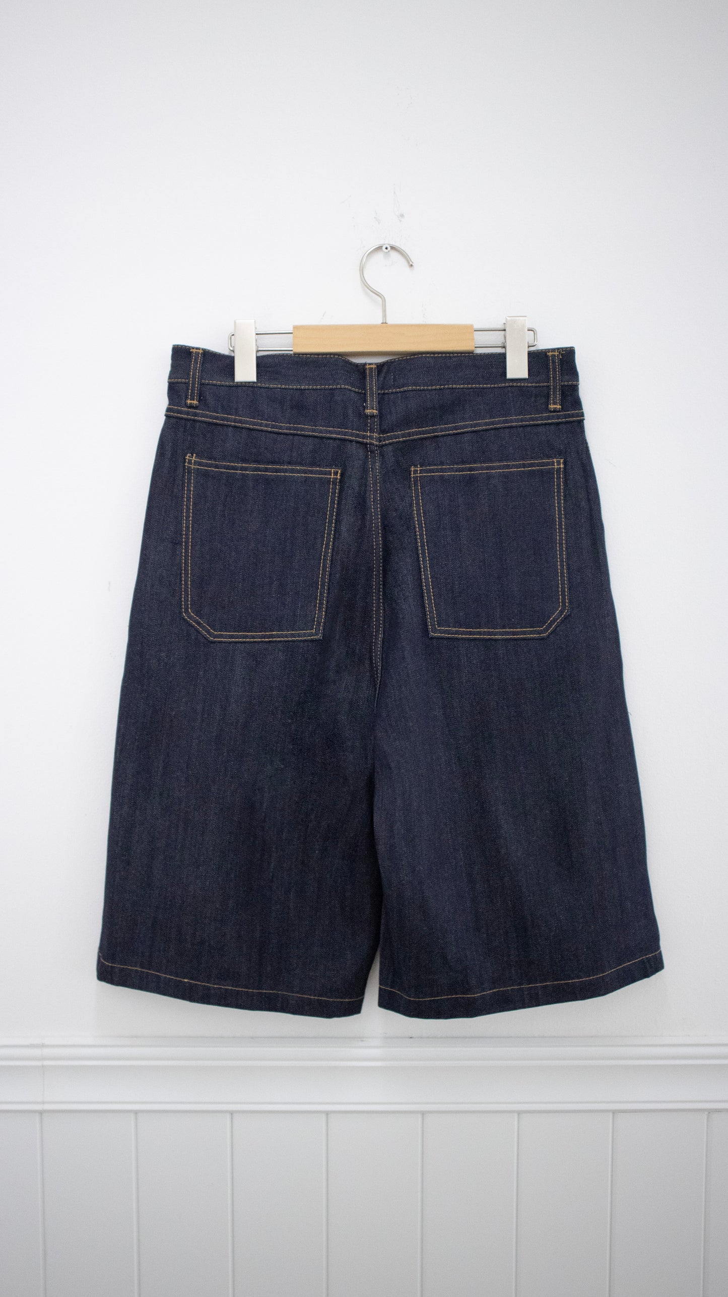 Raw denim shorts (indigo)