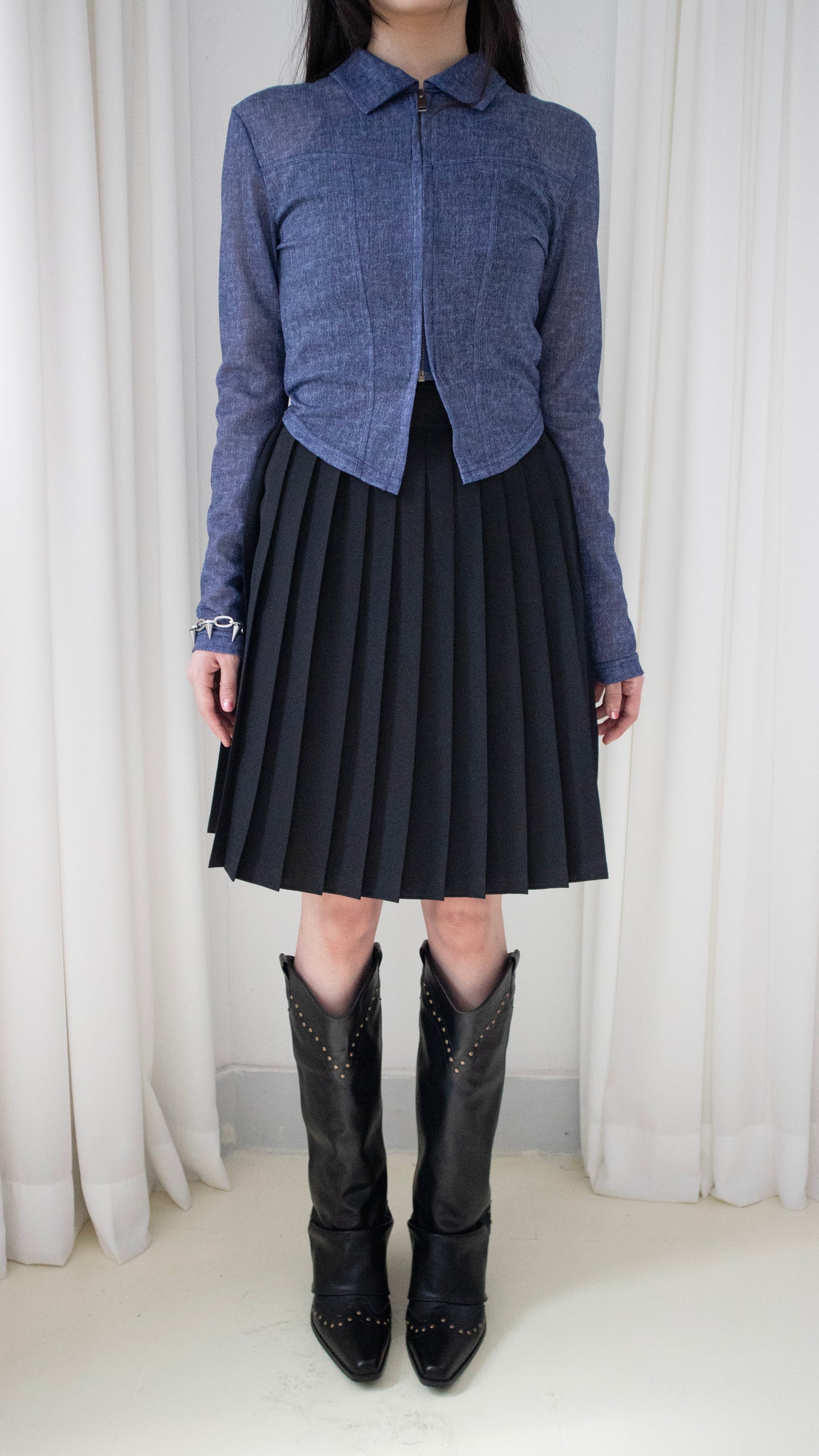 Student pleated skirt (black)