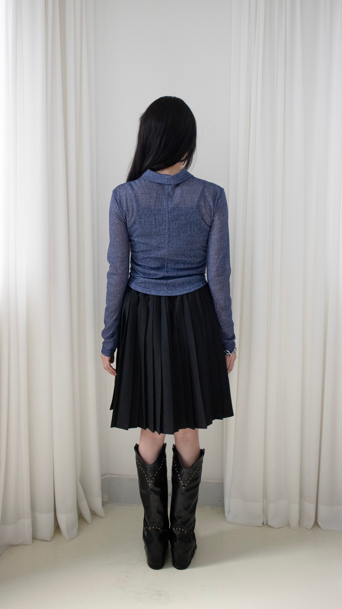 Student pleated skirt (black)