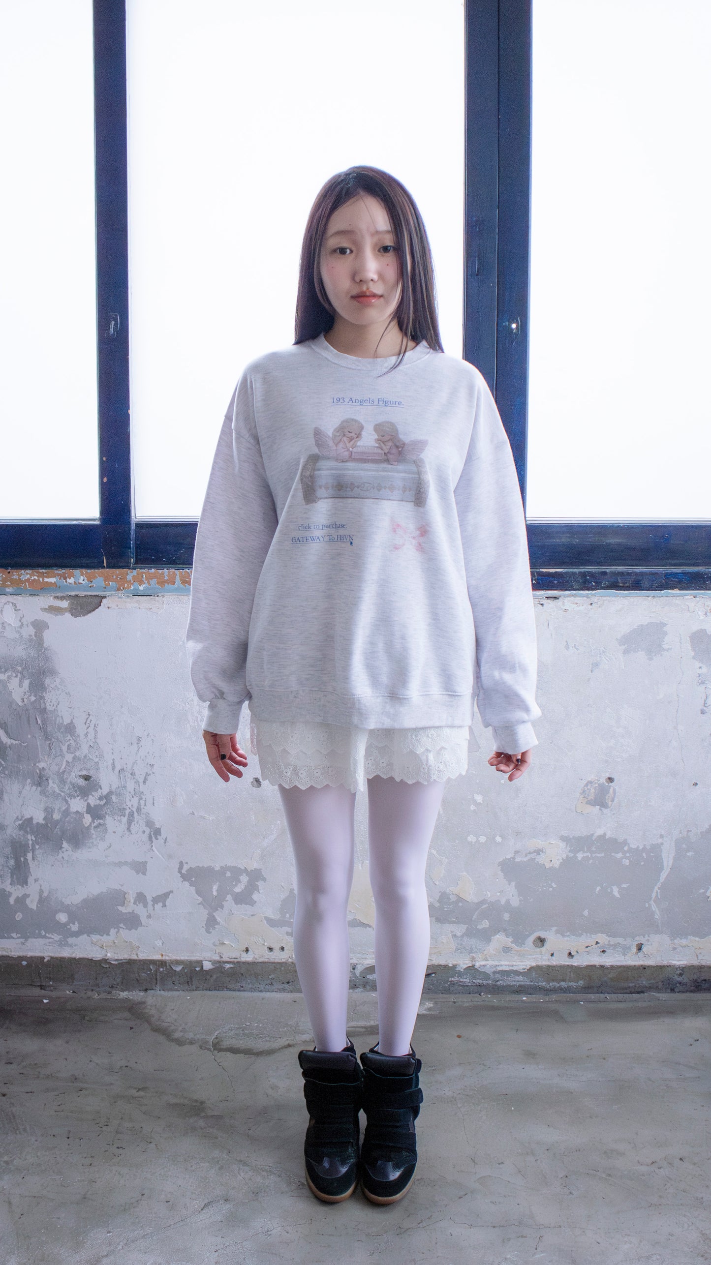 193 Angel figure sweatshirt