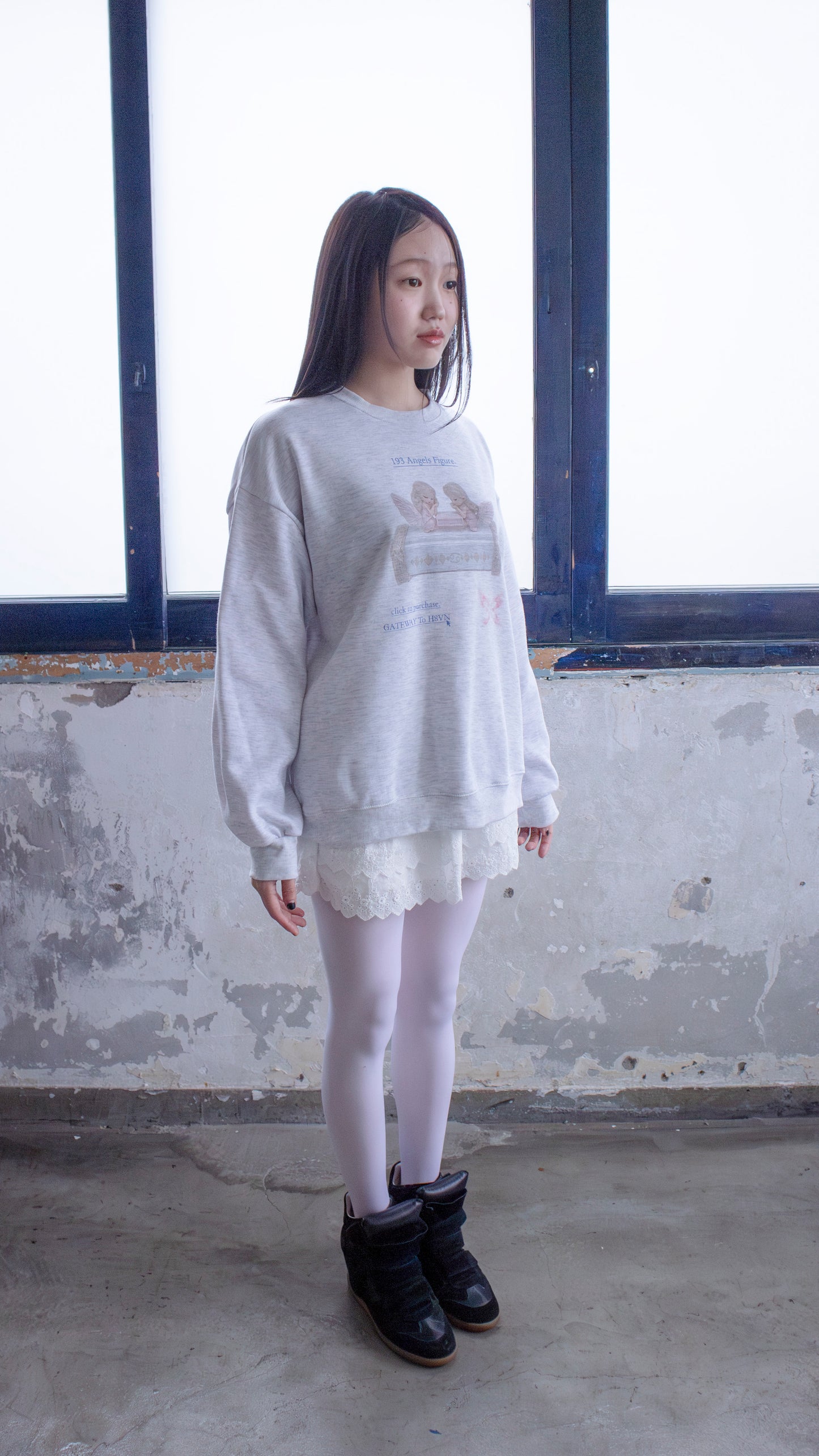 193 Angel figure sweatshirt