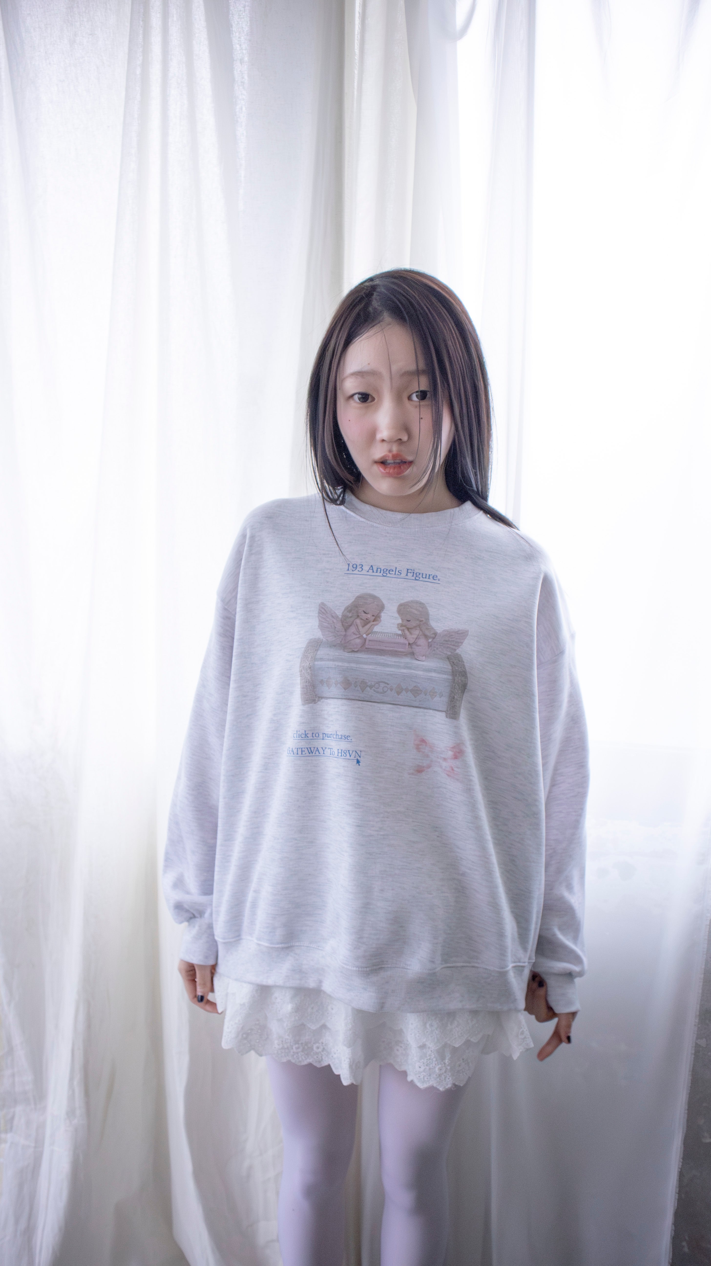 193 Angel figure sweatshirt