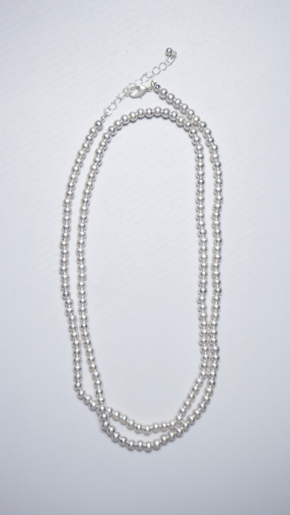 Petit pearl necklace