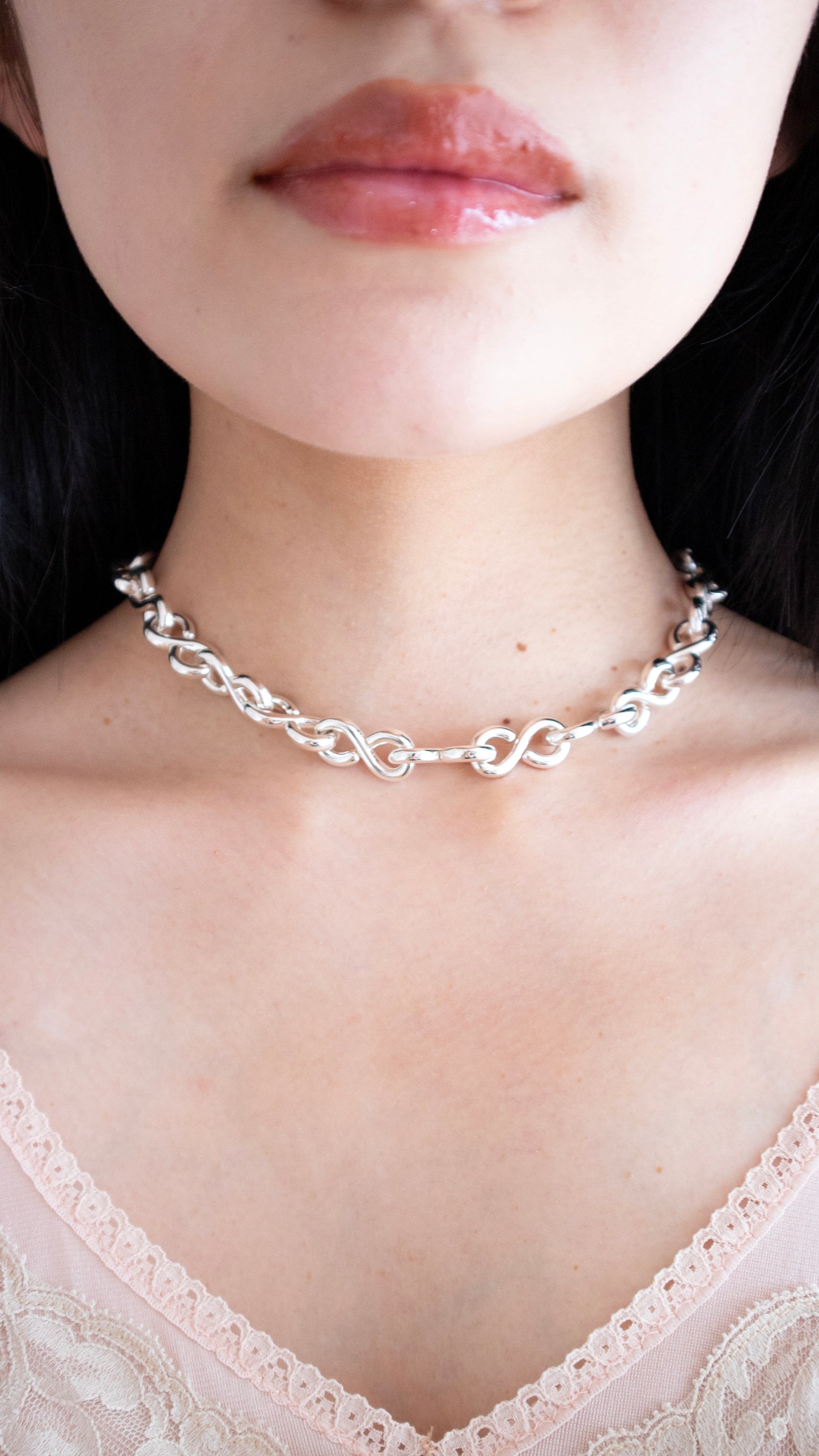 Mevius silver chocker necklace