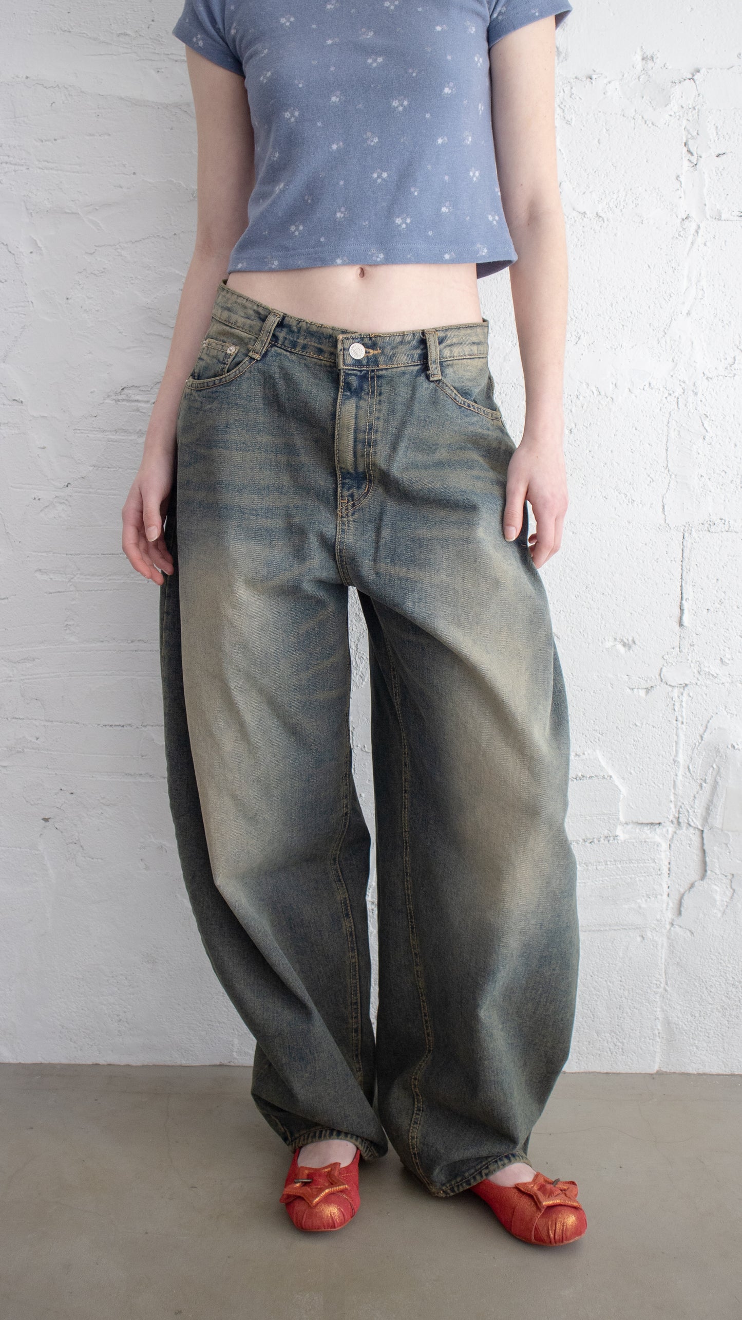 Curve washed denim pants