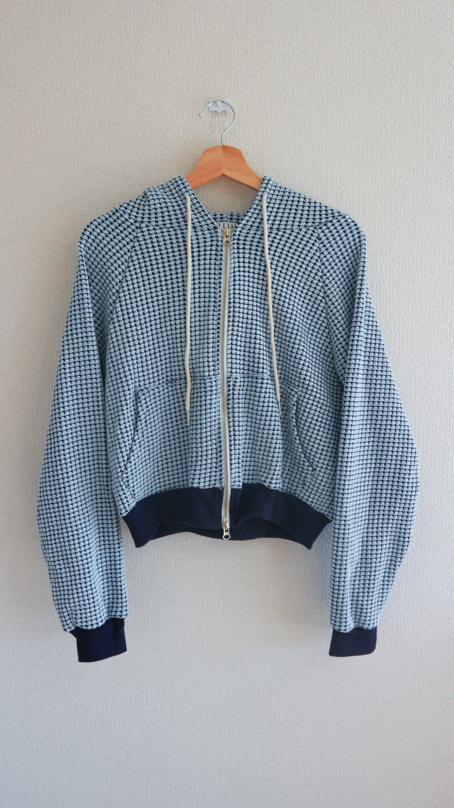 Emboss block zip hoodie (sky blue)