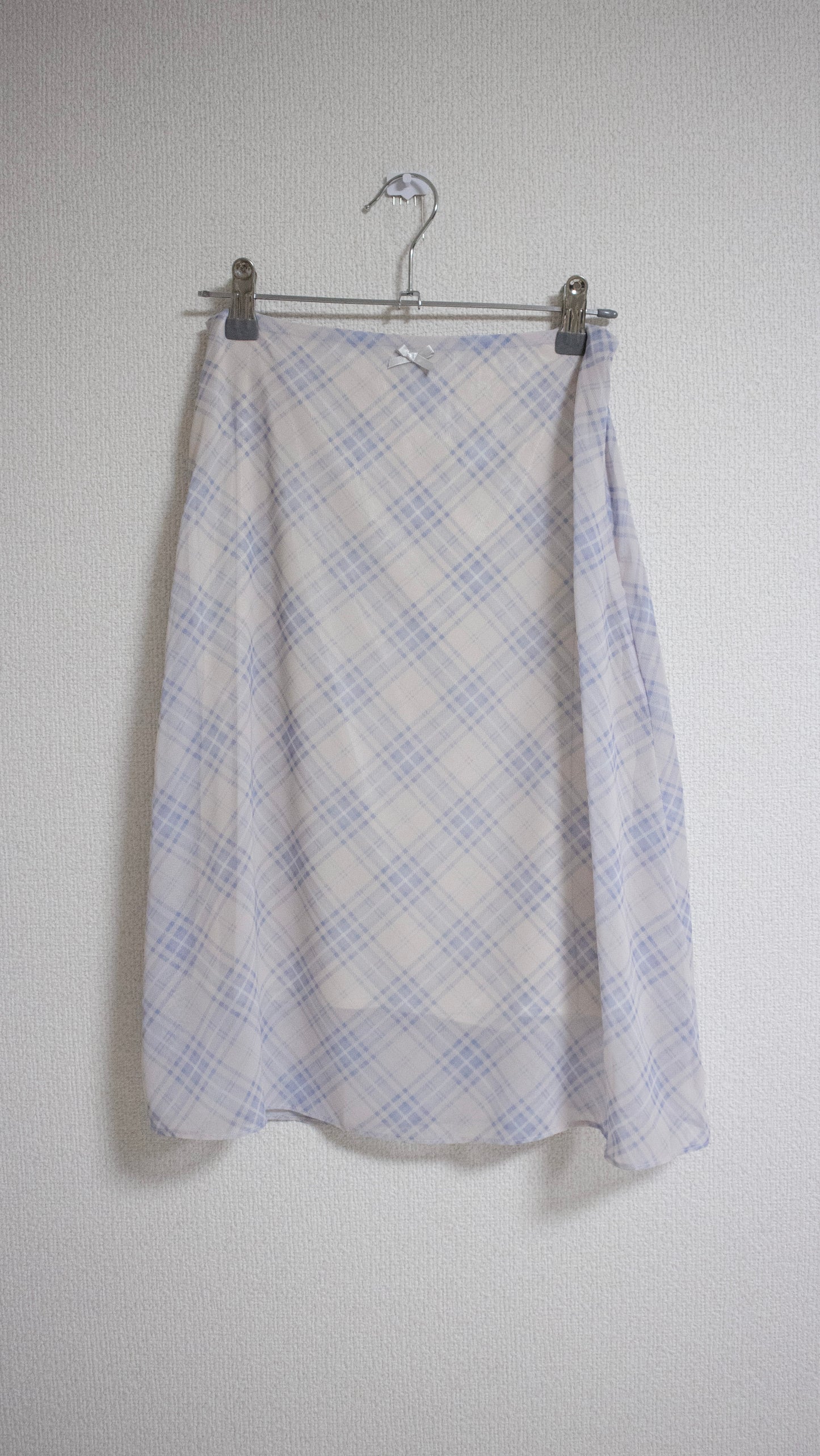 Check chiffon midi skirt (skyblue)