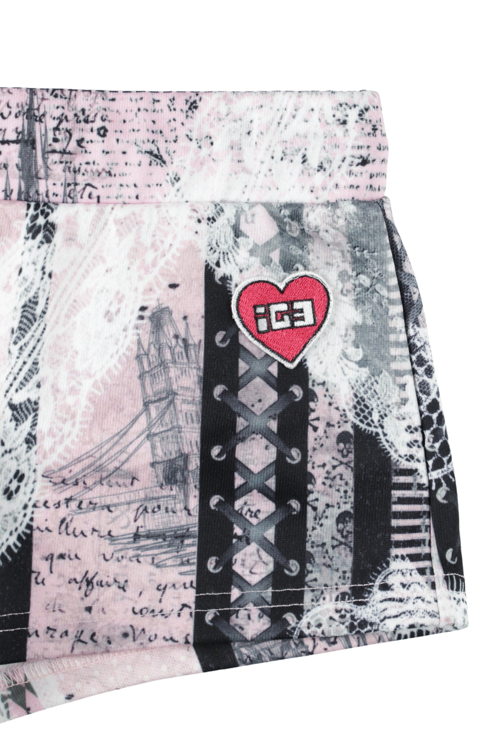 Lace-Up Ribbon Pocket Shorts